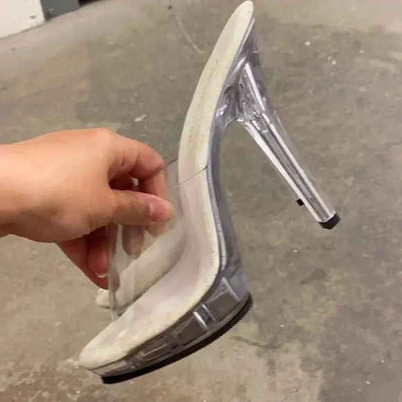 Clear  heels - Picture 5 of 7